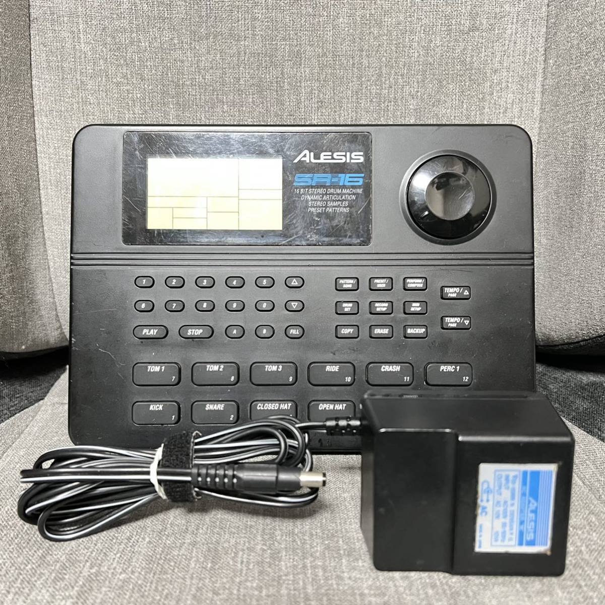 【傷や汚れあり】Alesis SR16 16 Bit Stereo Drum Machineアレシス リズムマシン ドラムマシン