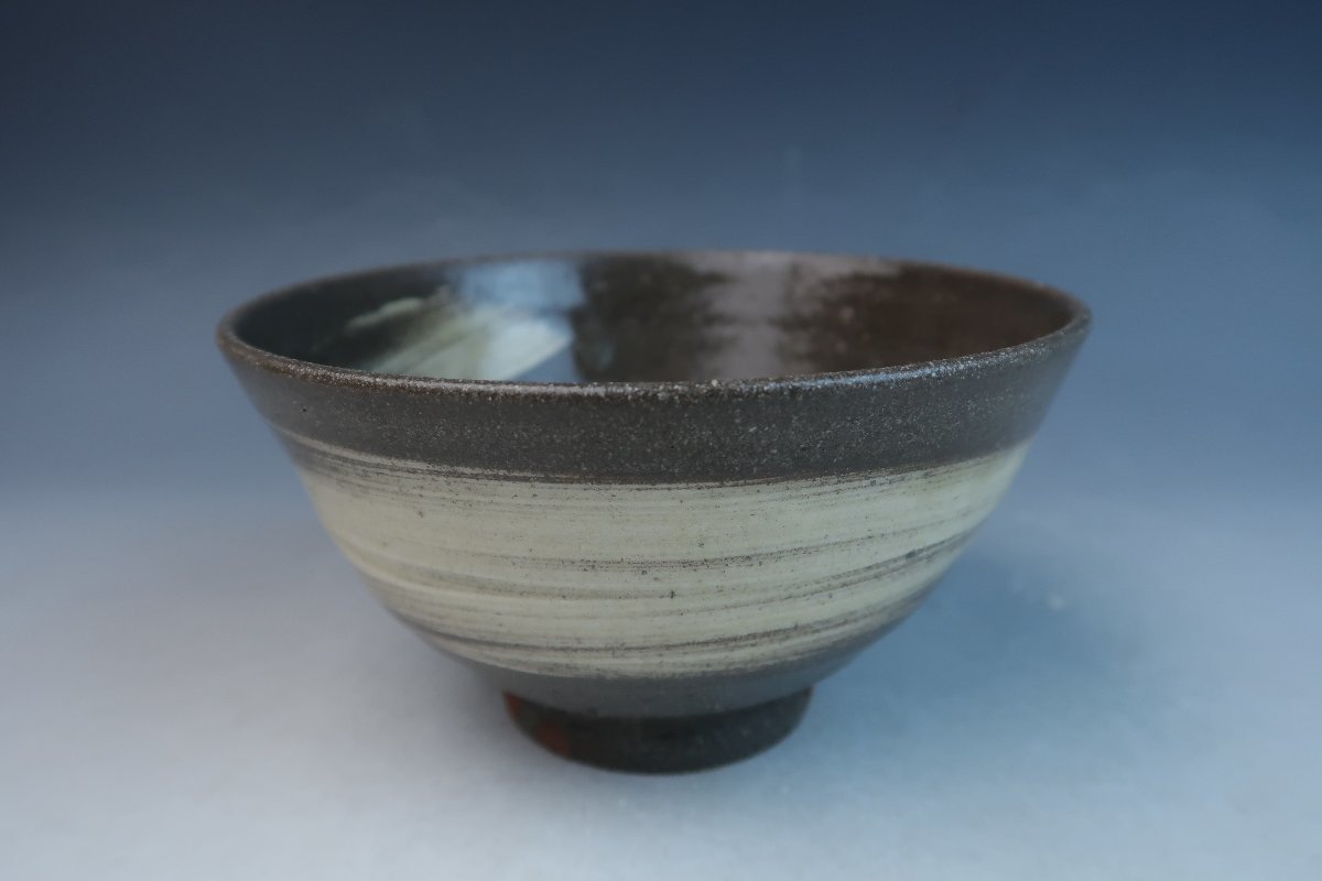 目立った傷や汚れなし】唐津焼 東山窯 畑辺玄機 茶木灰釉 刷毛目茶碗