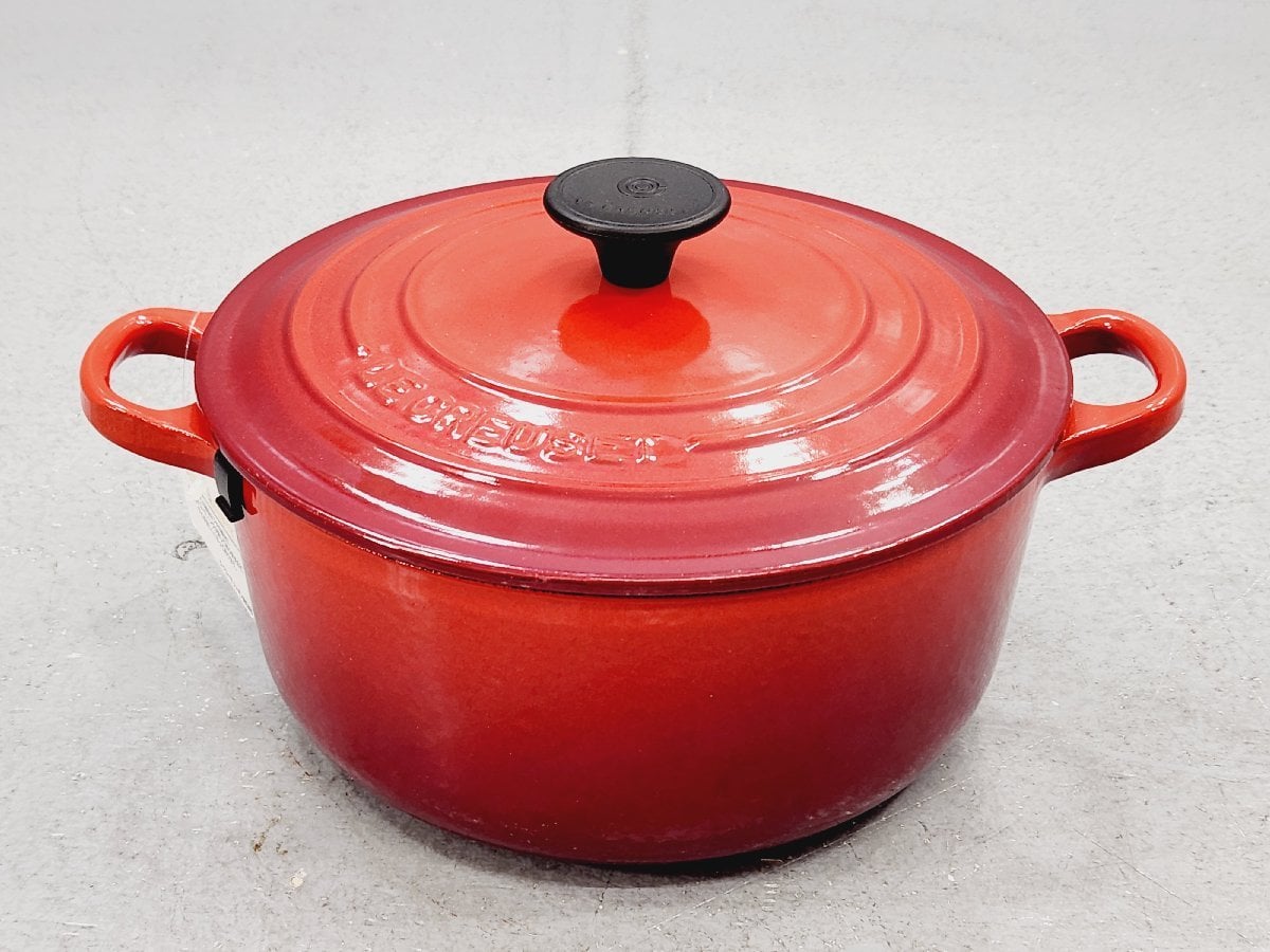 【新品・未使用】LE CREUSET チェリー 赤 ホーロー鍋 20cm ル・クルーゼ 鍋 20cm チェリーレッド 未使用】△未使用品 ル