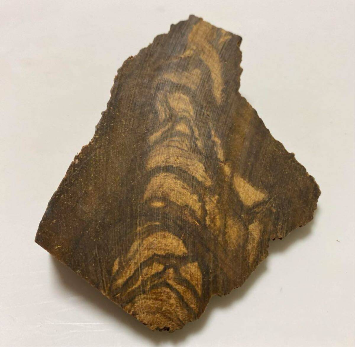 カリマンタン島産 2kg 【#香料樹木材 #沈香樹 #伽羅】 価格相談可 カリマンタン島産 2kg 【#香料樹木材 #沈香樹 #伽羅】 価格相談可