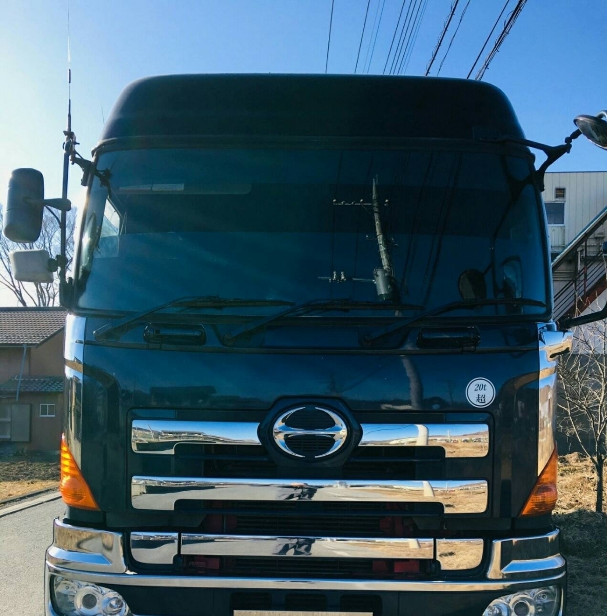 UDクオンフロントスクリーン