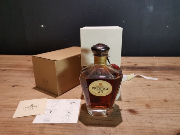 サントリー ウイスキー プレステージ25年 木箱付き 未開栓 未開栓