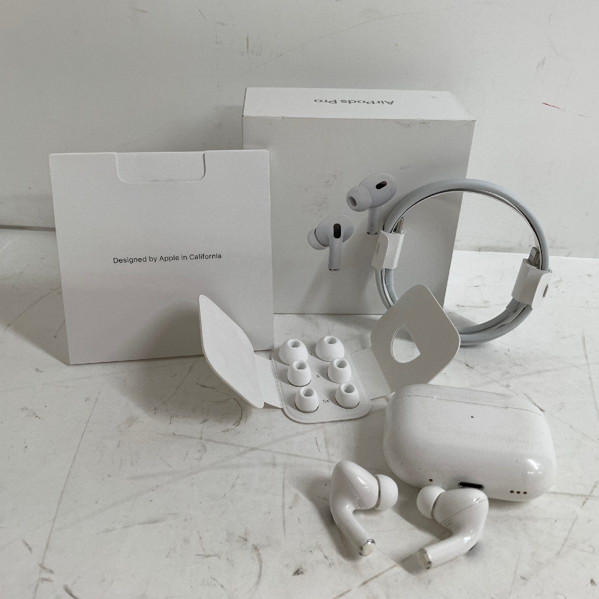 AirPods Pro 第二世代　Lightning   左耳のみ Apple 【中古】AirPods Pro (左耳) (第2世代)(Lightning