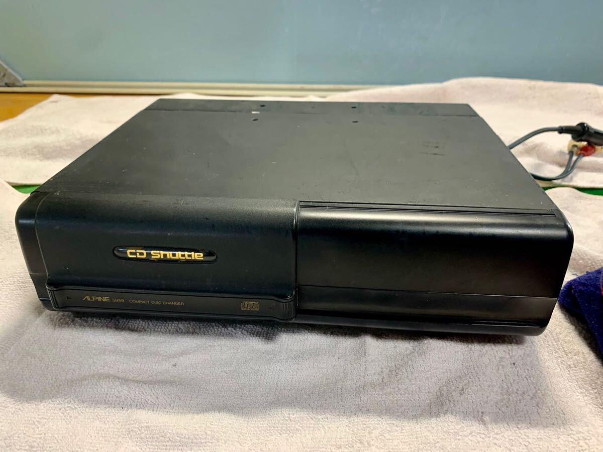 ALPINE 6連DVDチェンジャーDHA-S690とモニターセット 中古品