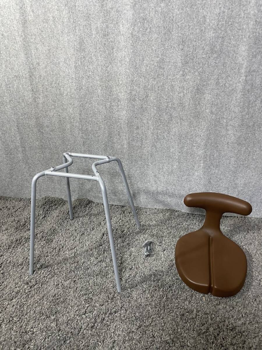 【傷や汚れあり】アーユルチェア ayur medical seat 骨盤矯正 座骨座り 姿勢 学習 腰痛 椅子 スツール 床置き 座面高49㌢ ...