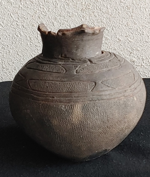 □縄文晩期 濃い翠色 翡翠製 子持 勾玉□伝青森県八戸市出土