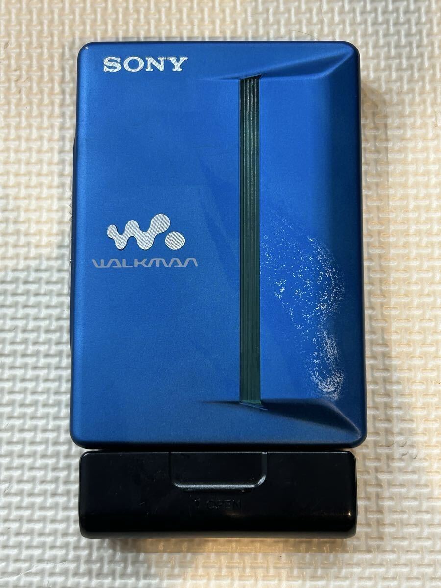 ♪ソニー ウォークマン WM-101とWM-102 計2台 希少カラーのレッド／赤色