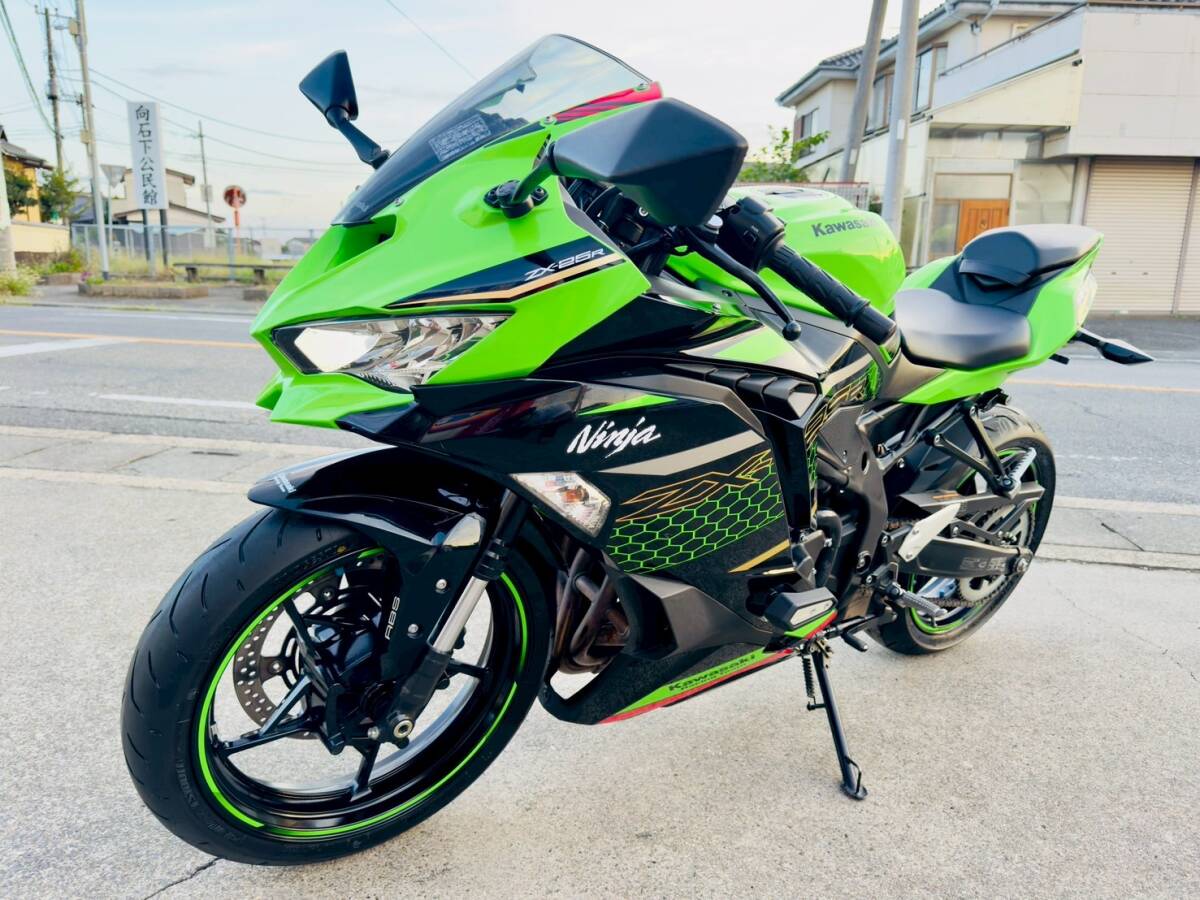 Kuma　5枚 KAWASAKI ZX10R (04-05)5) フレームスクリューキット (28 PCS