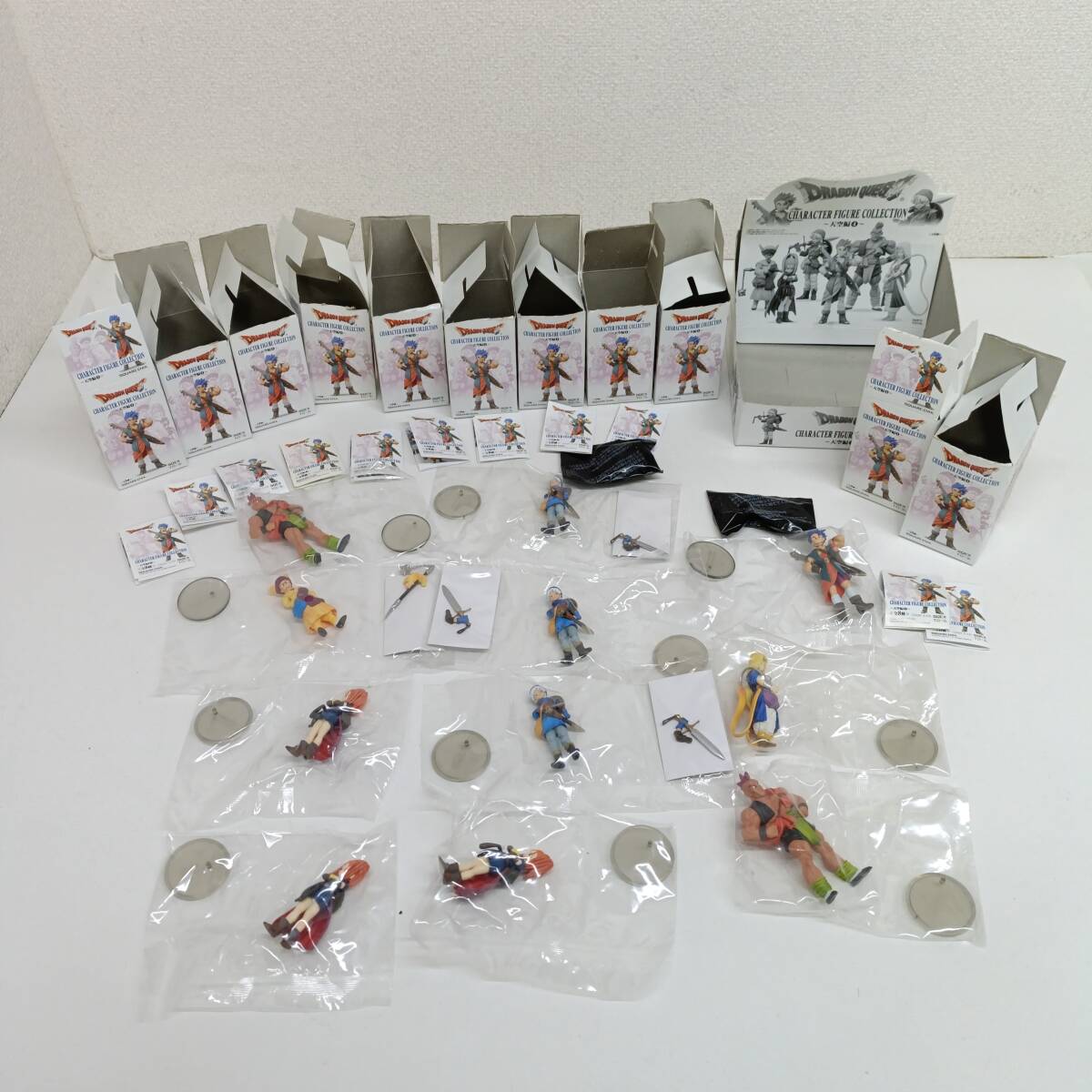 新品】ドラクエ11 S スクエニカフェ 限定 ガチャガチャ 缶バッジ