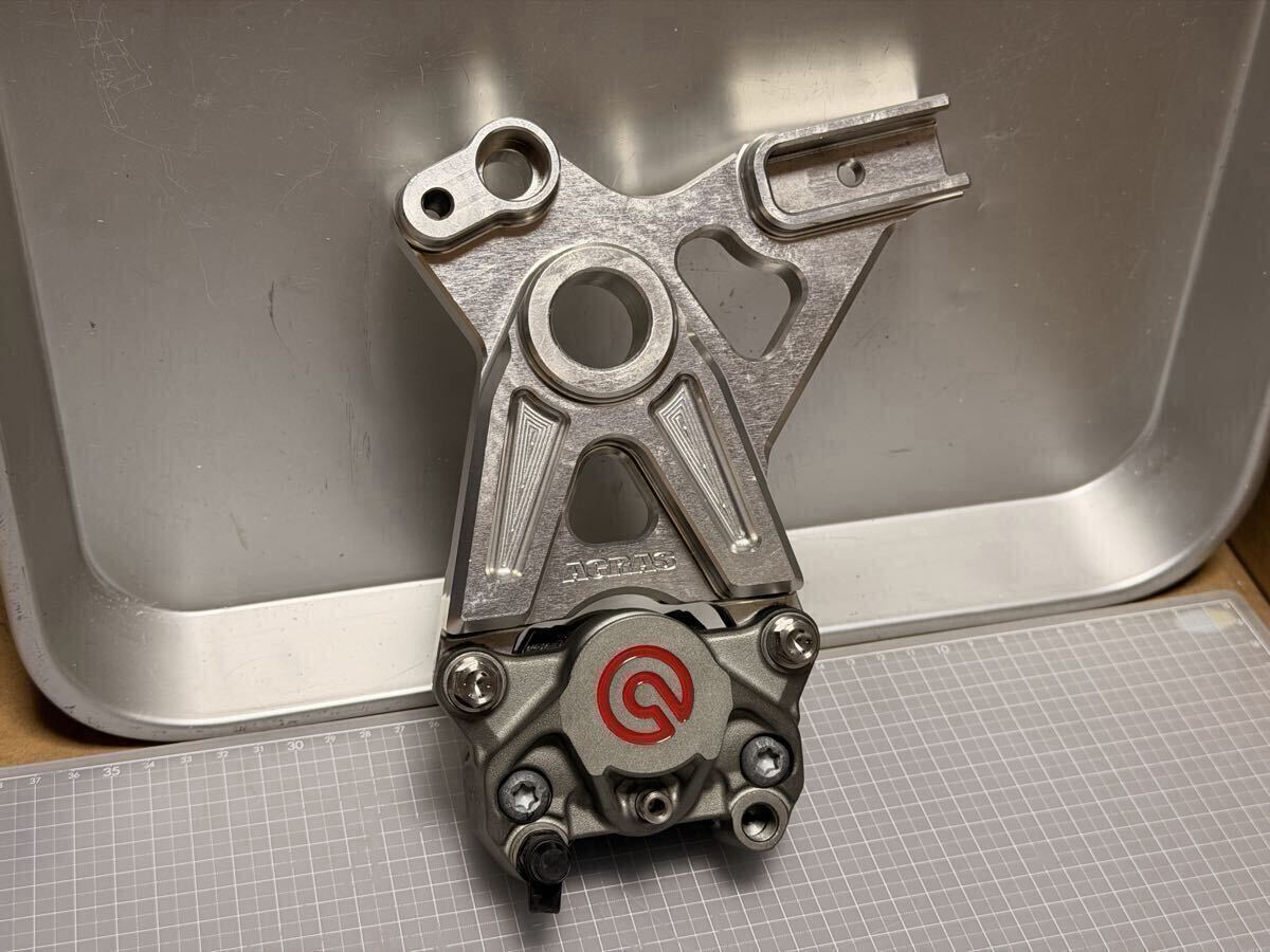 ☆ シグナス SE12J ブレンボキャリパー RPMキャリパーサポート Frando
