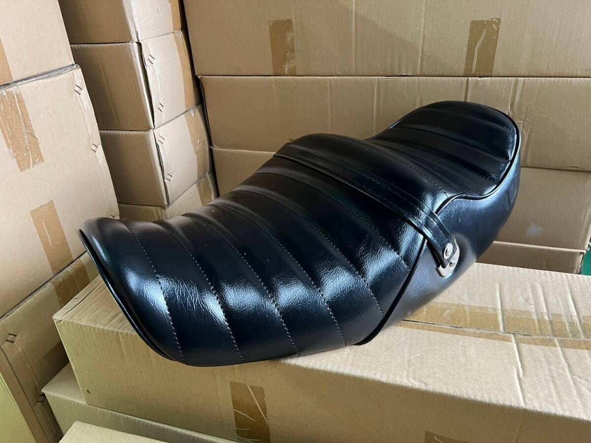 エイプ50 三段シート 45cm エナメル チンチラ スタッズ 美品 Ape50