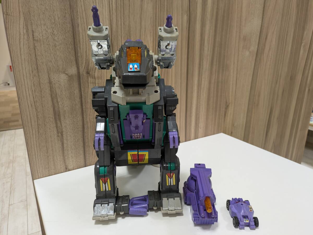 □TAKARA トランスフォーマー ダイナザウラー デストロンシティ ダイノ