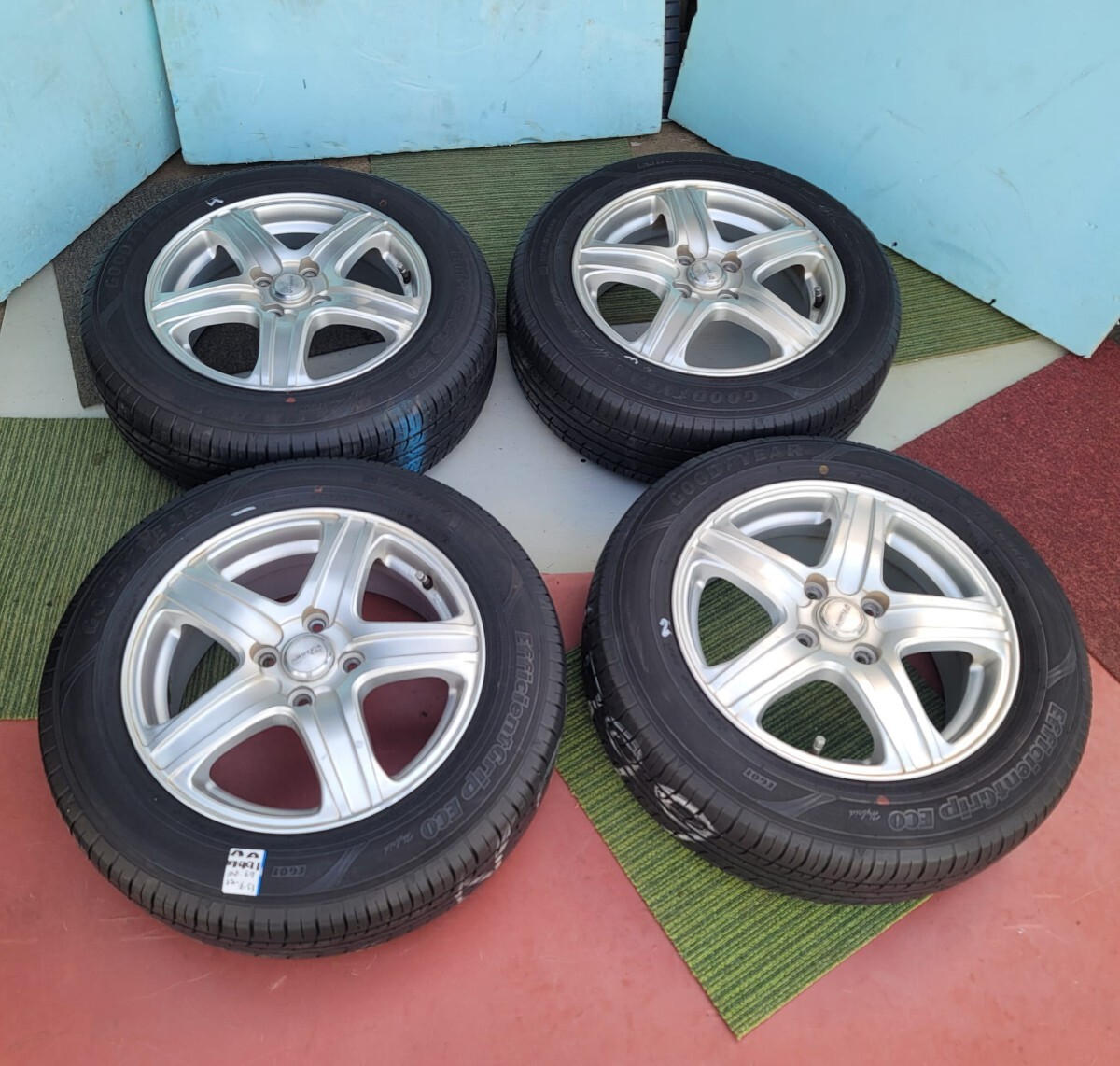 中古ホイール4本セット♪SIBILLA V88 15インチ4.0⁄5.0J+35 4H100 中古ホイール4本セット♪SIBILLA V88 15インチ4.0⁄5.0J+35 4H100