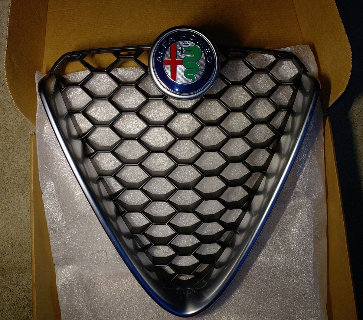新品】イタリア製 アルファ156前期 ビショーネ フロントグリル