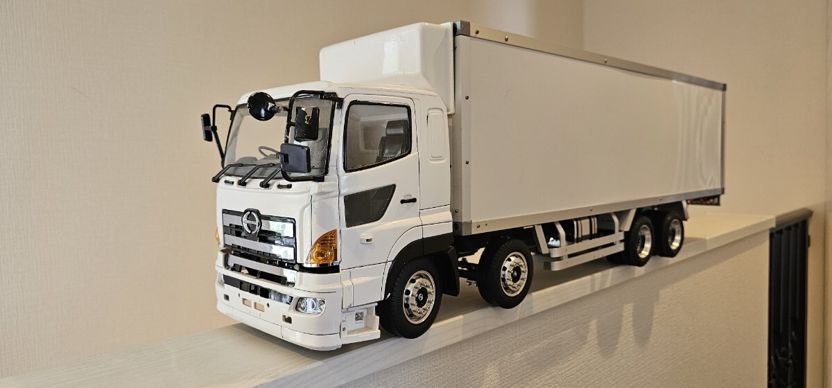 ラジコン　トレーラー　デコトラ　グラプロ 日野グランドプロフィア 低床トレーラー 1/32スケール 完成品 アオシマ