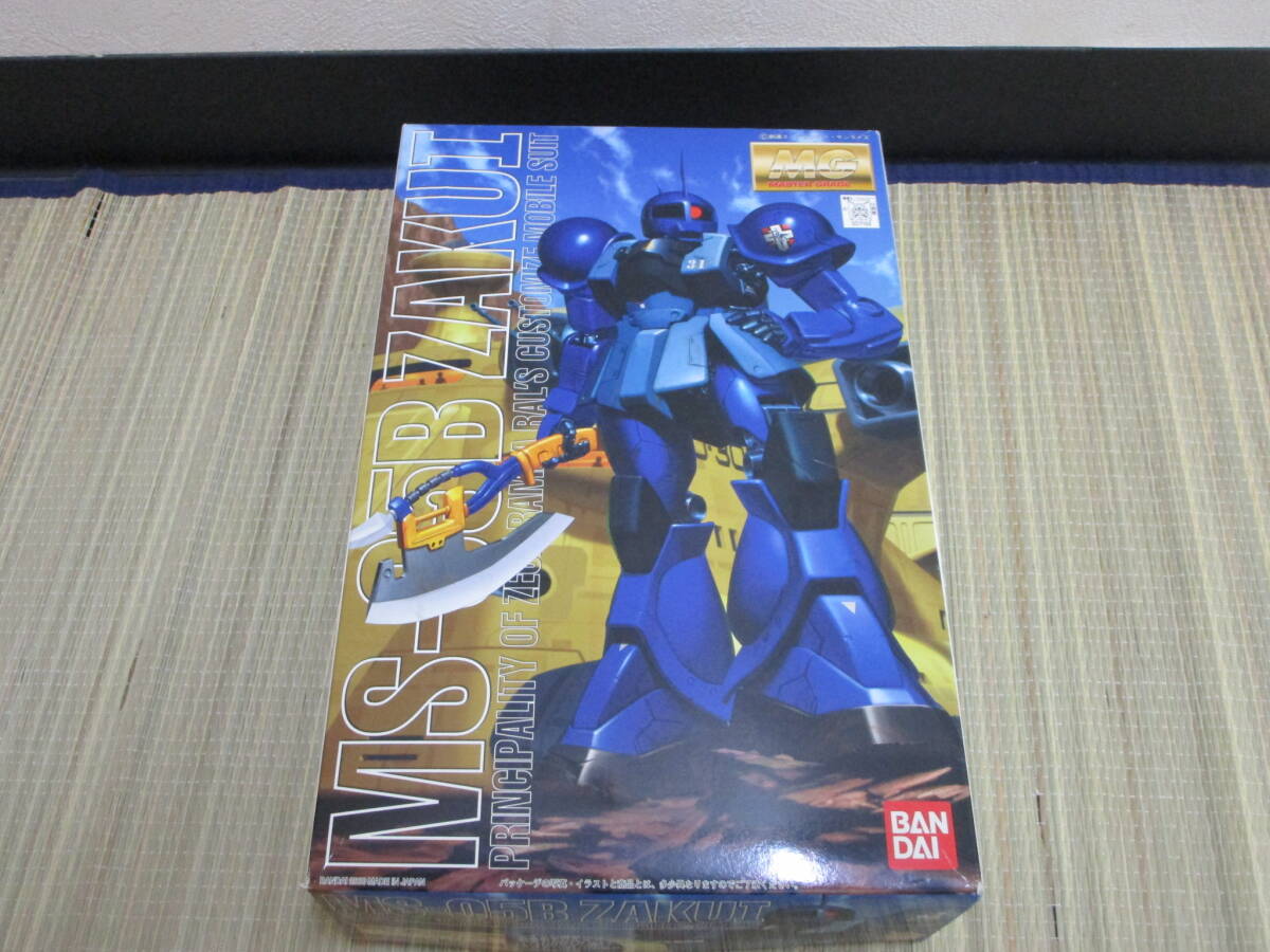 新品】バンダイ 機動戦士ガンダム 1/100 MG 旧ザク・ランバラル専用旧