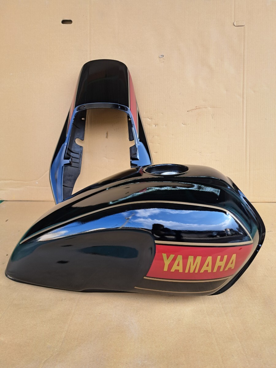 0549 RZ50 ガソリンタンク テールカウル タンク 140サイズ RA02J