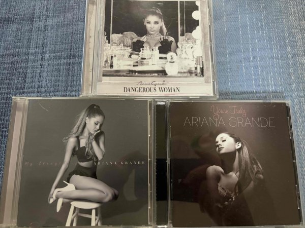 アリアナ・グランデ☆直筆サイン入り写真☆アルバム Yours Truly／My