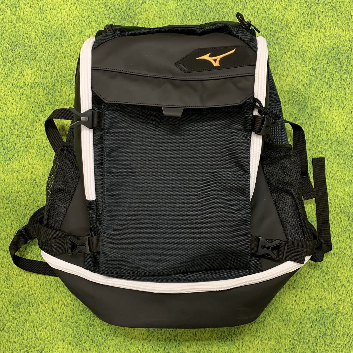 新品】勝生勇利 バックパック ユーリ on ICE MIZUNO リュックの落札