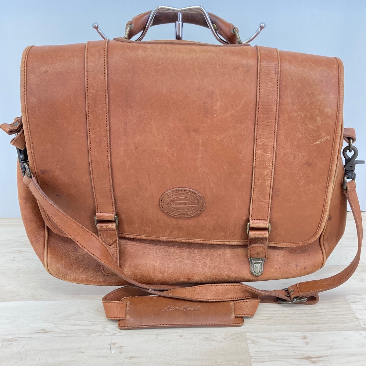 中古】美品 Eddie Bauer エディーバウアー ショルダーバッグ の落札 