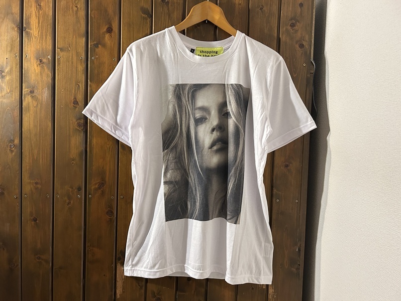 新品】新品○ケイトモス セクシーヌード メッセージ フォトTシャツ[L