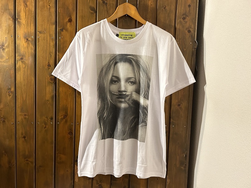 新品】新品○ケイトモス セクシーヌード メッセージ フォトTシャツ[L