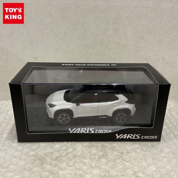新品】トヨタ ヤリスクロス カラーサンプル 1/30 ブラックマイカ(209