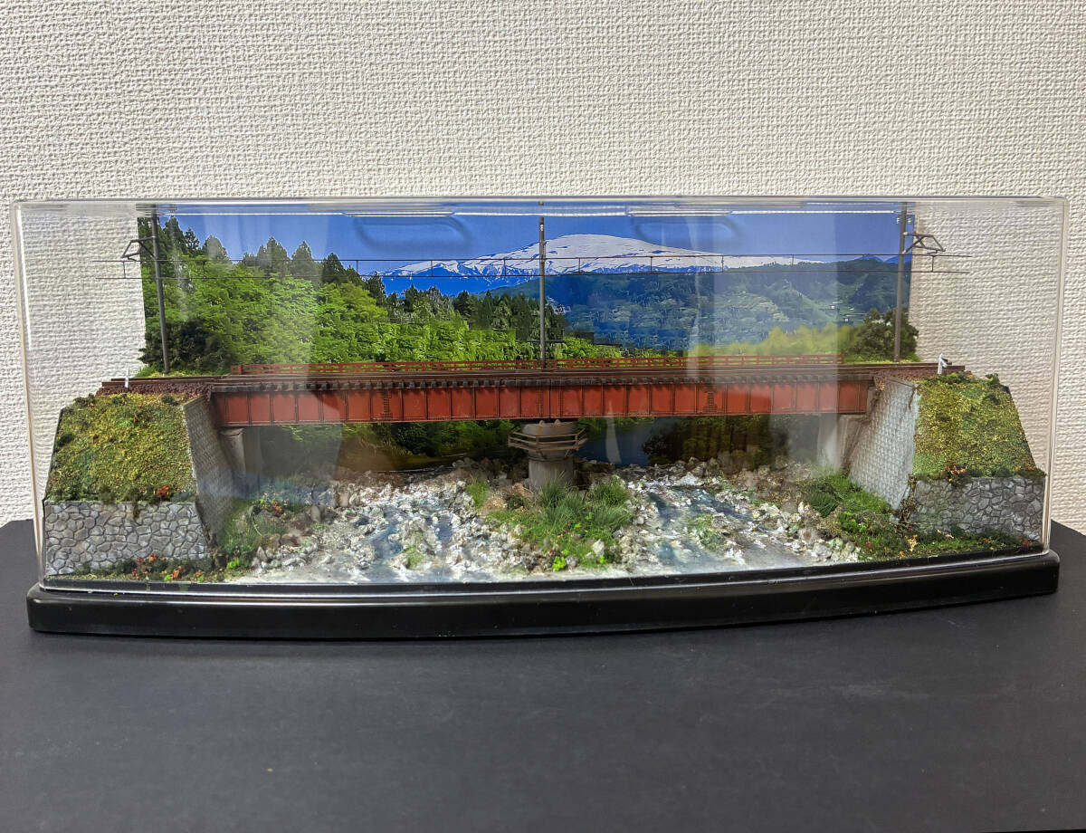 新品】Nゲージ ミニジオラマ ローカル線 海岸線走る風景 車両展示台