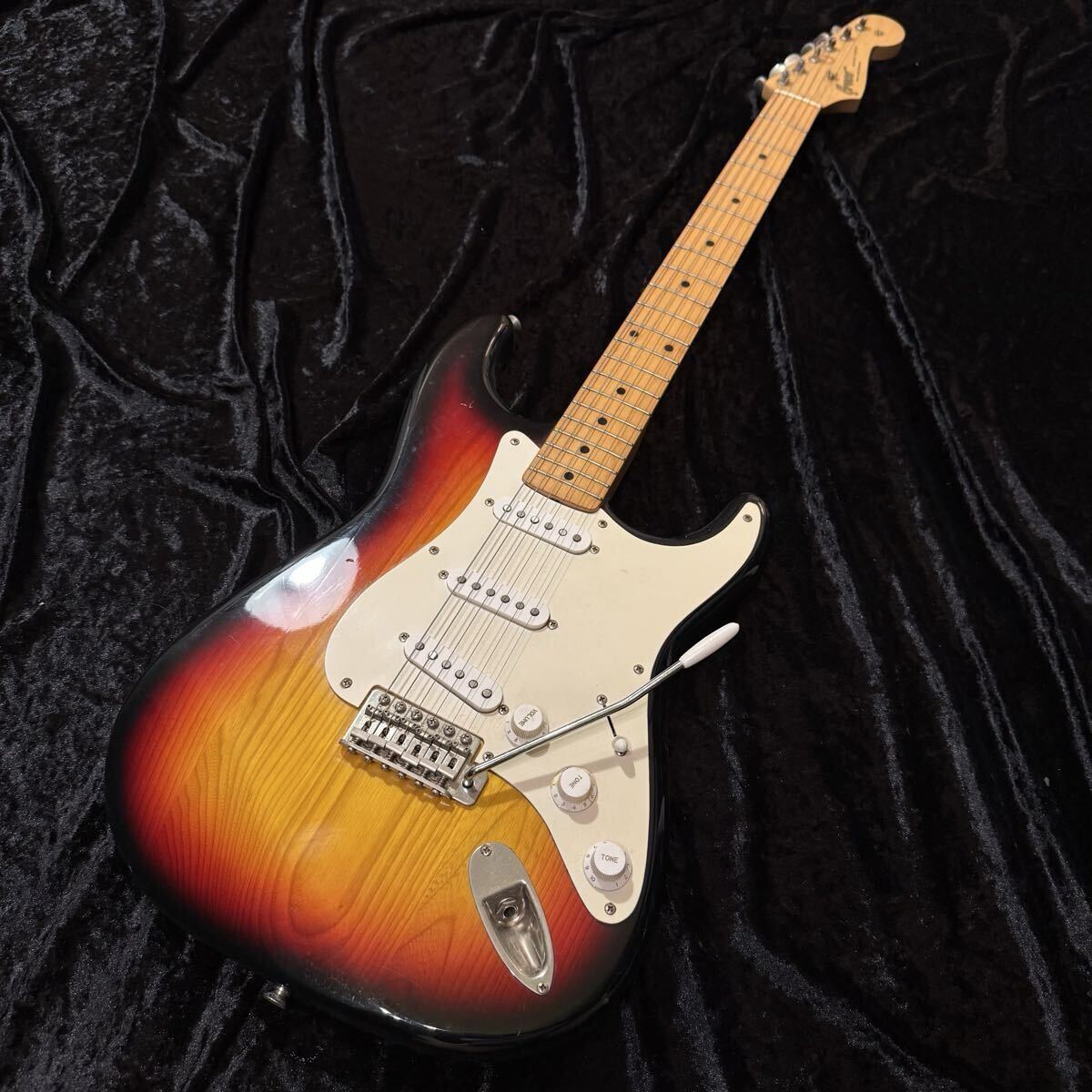 中古】送料無料 Fender Japan ST62 チェリー サンバースト ストラト