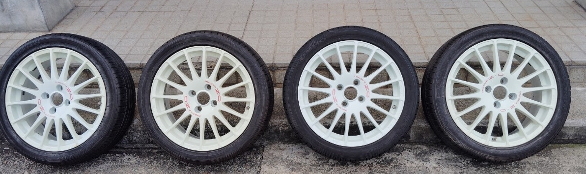 OZ RACING スーパーツーリズモ 17×7JJ +27 4穴 PCD108 OZ Racing OZ