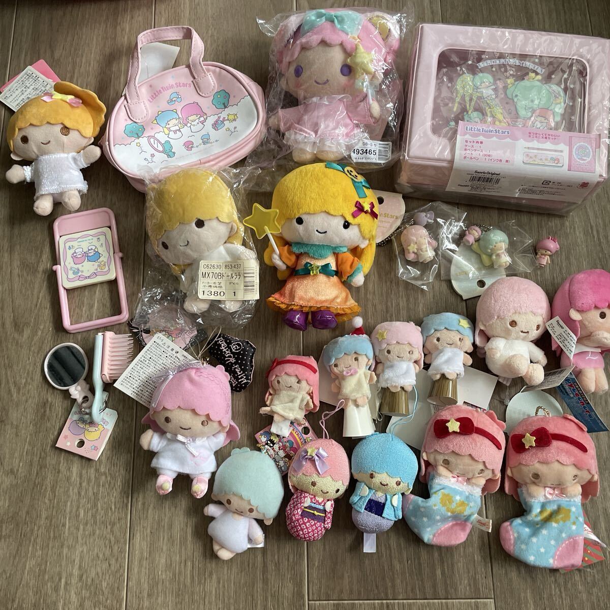 サンリオ　パフポフ　ケープあり 新品】【◇限定◇】パフ&ポフ ケープ有 ぬいぐるみ 限定品キキララ