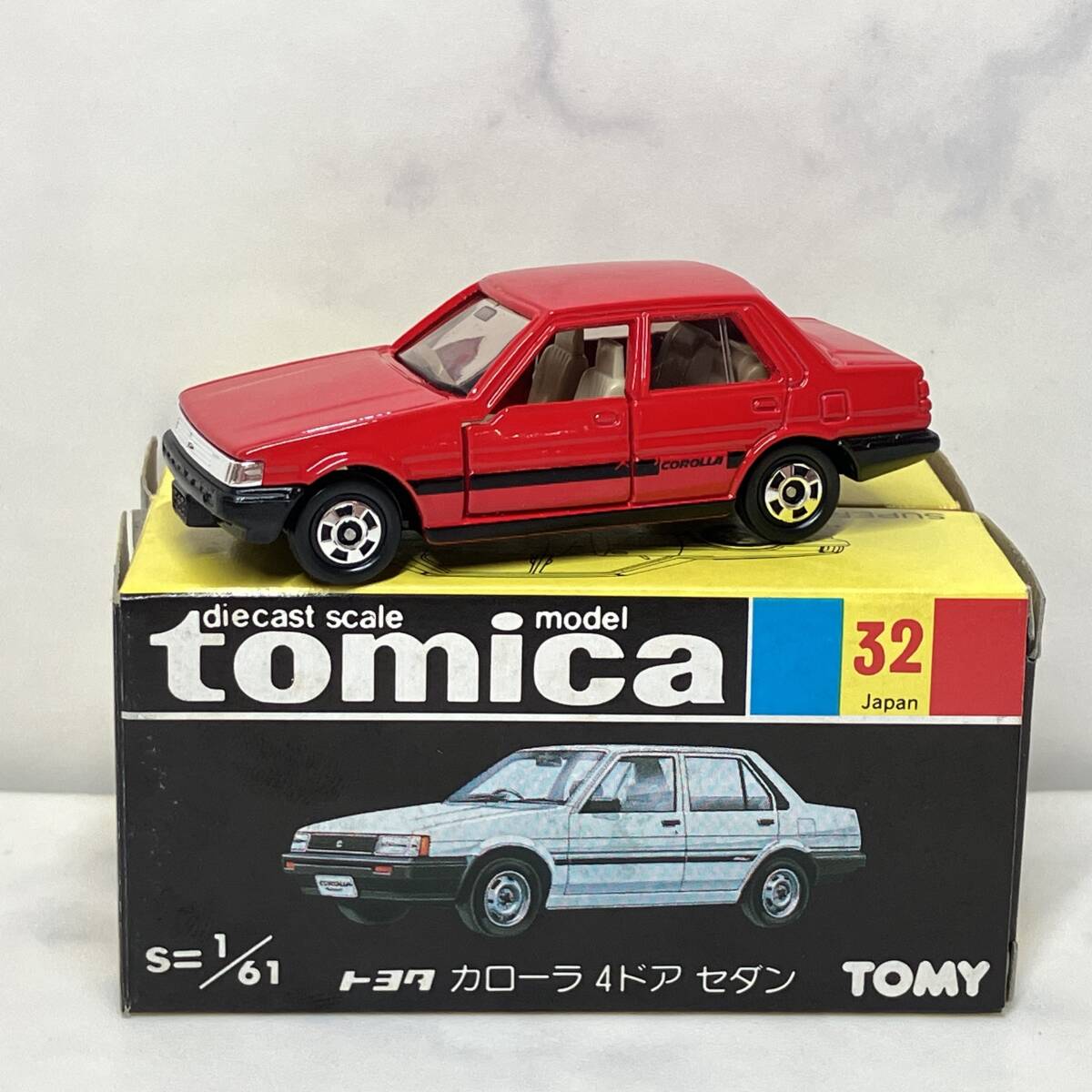 トミカ トヨタ カローラ セダン TOYOTA COROLLA SEDAN 日本製 No.32