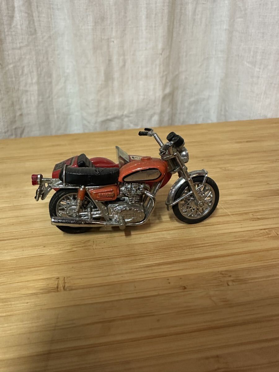 サイドカー付き ミニカー オートバイ 模型　ジャンク品 YB-1 の サイドカー 付き ミニカー登録です。の落札情報詳細 - Yahoo
