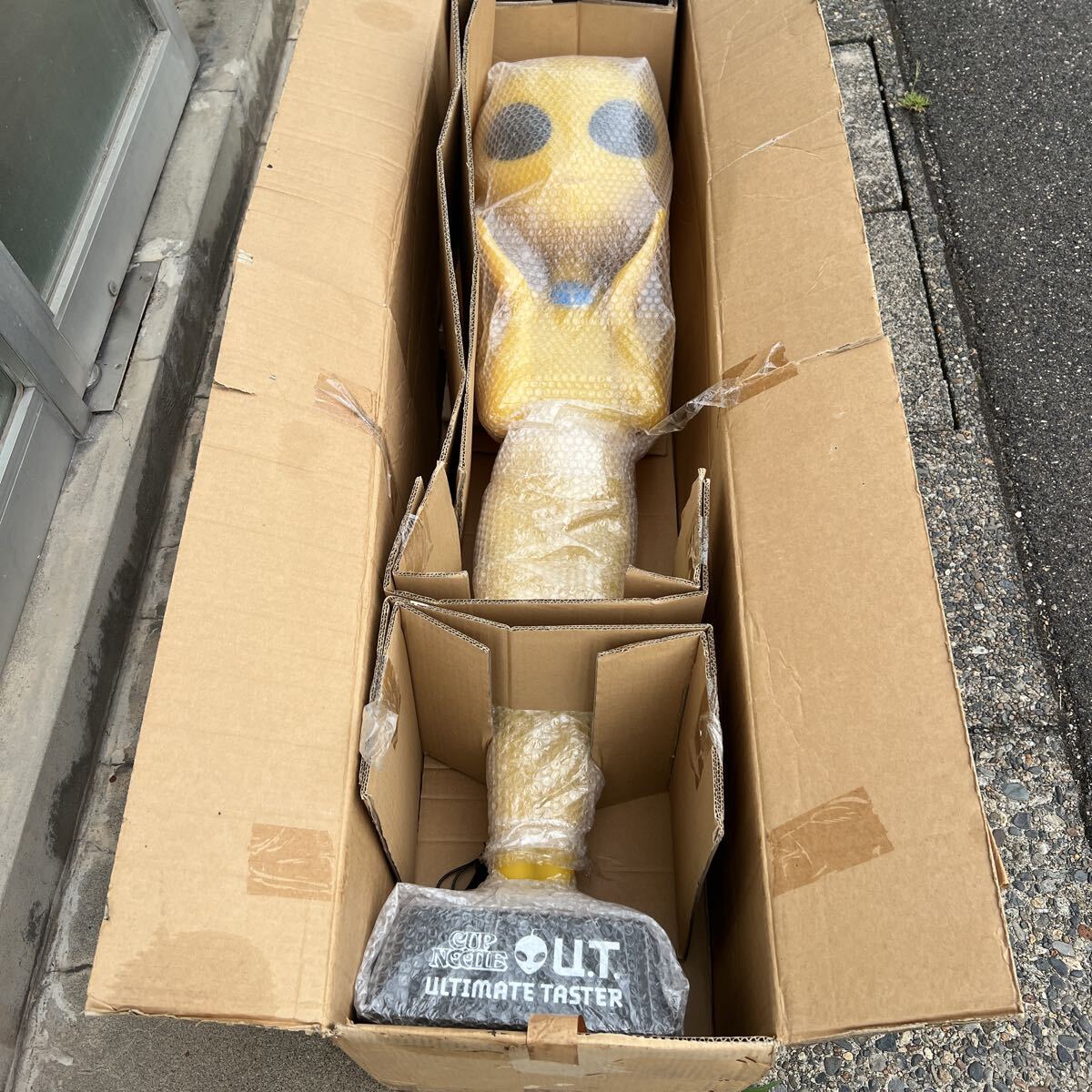 日清 カップヌードル UT 等身大フィギュア 宇宙人 中古品の落札情報