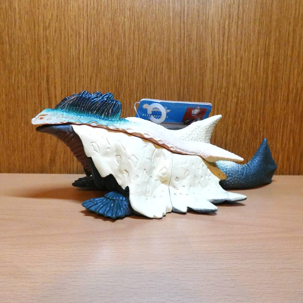 バンダイ スキューラ タグ付き ソフビ ウルトラ怪獣シリーズ
