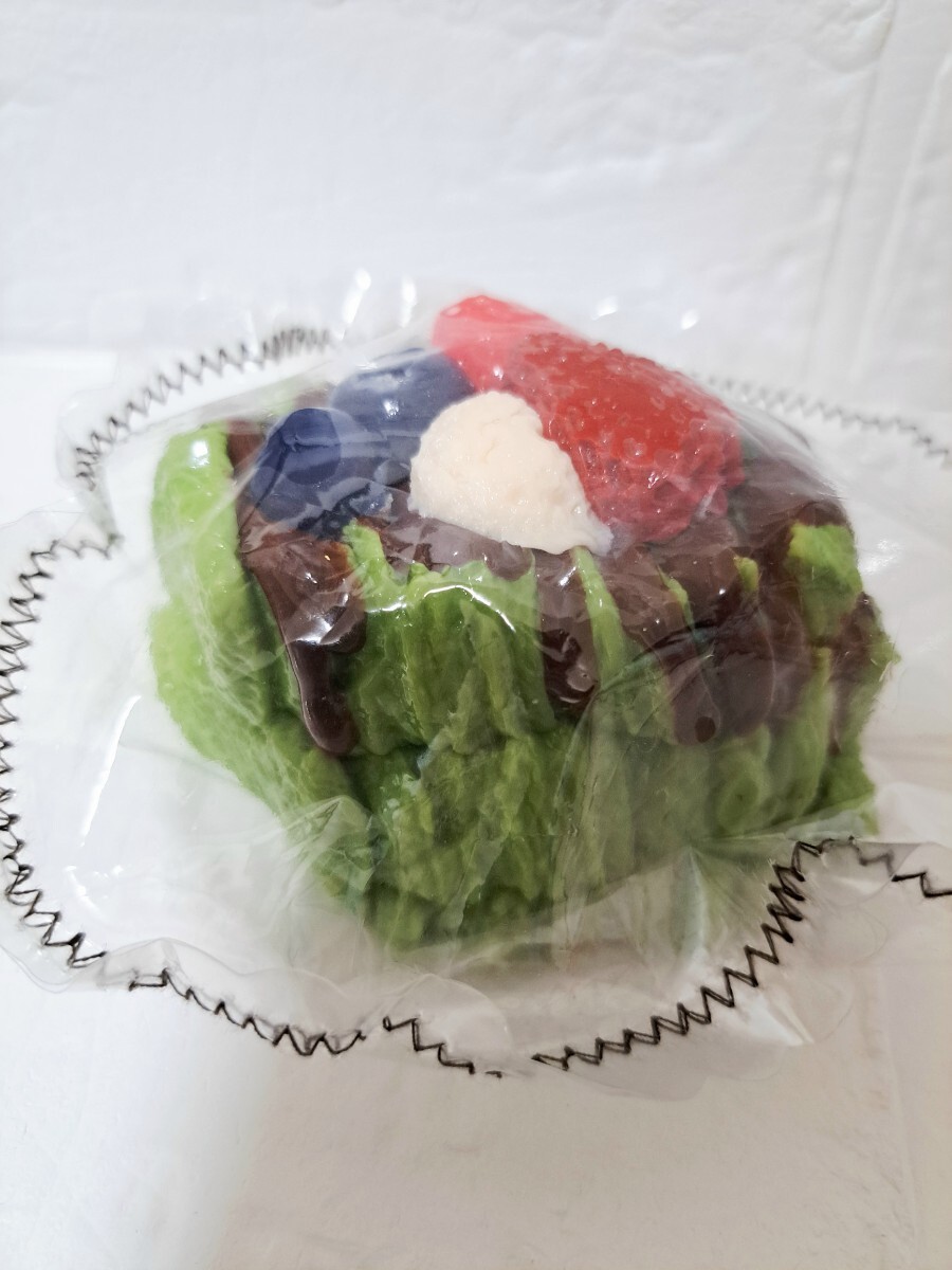 新品】BLOOM プニプニ チョコケーキ 全2種 7cmマスコット ボール