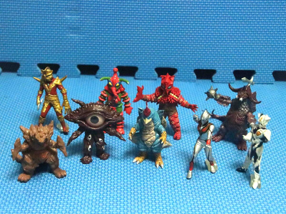 ☆処分 バンダイ ウルトラ怪獣500 ソフビ 9体 ライブサイン