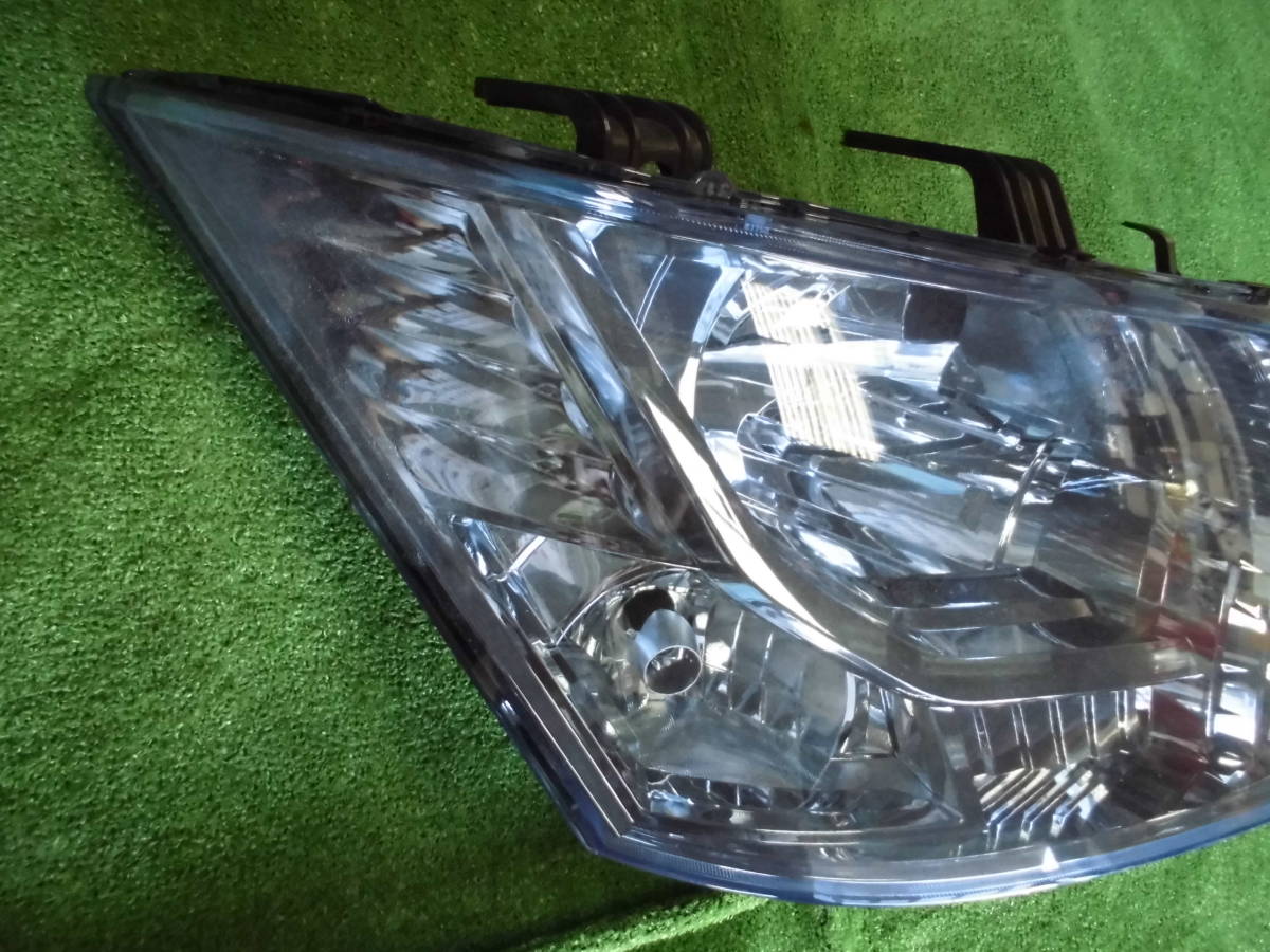 デリカD5 前期 右ヘッドライト CV系 CV5W HID 100-87918 バラスト付 比較的