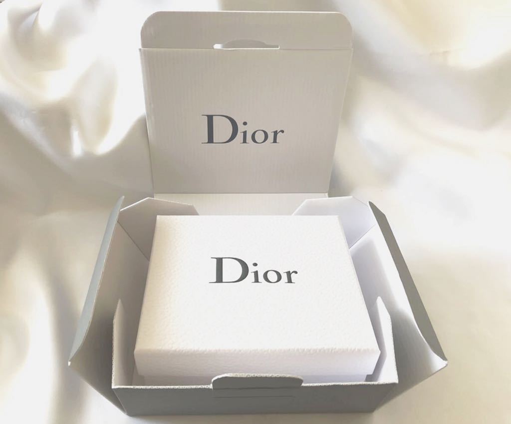 DIORディオールDiorギフト箱 程遠かっ