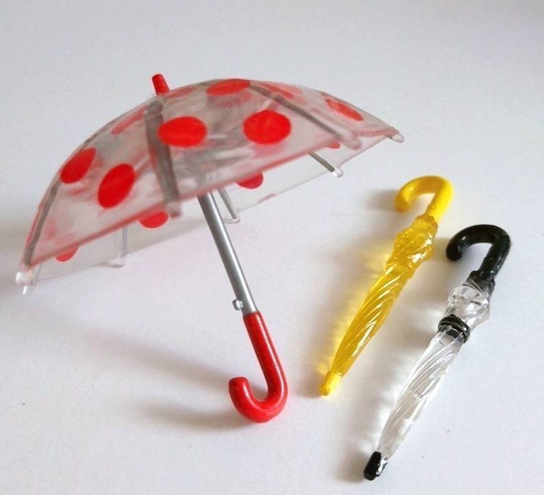 新品 ミニチュア ビニール傘 誰得 傘 ドールハウス かさ 傘立て ガチャ ガチャガチャ カプセルトイ フィギュア ドール小物 ドールグッズ 雨傘 の落札情報詳細 ヤフオク落札価格情報 オークフリー スマートフォン版