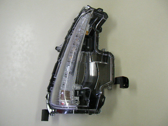 プリウスPHV　ZVW52　右フロントターンシグナルランプ　フォグランプ　美品 新品】◎未使用品!◎ ZVW52 プリウスPHV 純正 フロント ウインカー