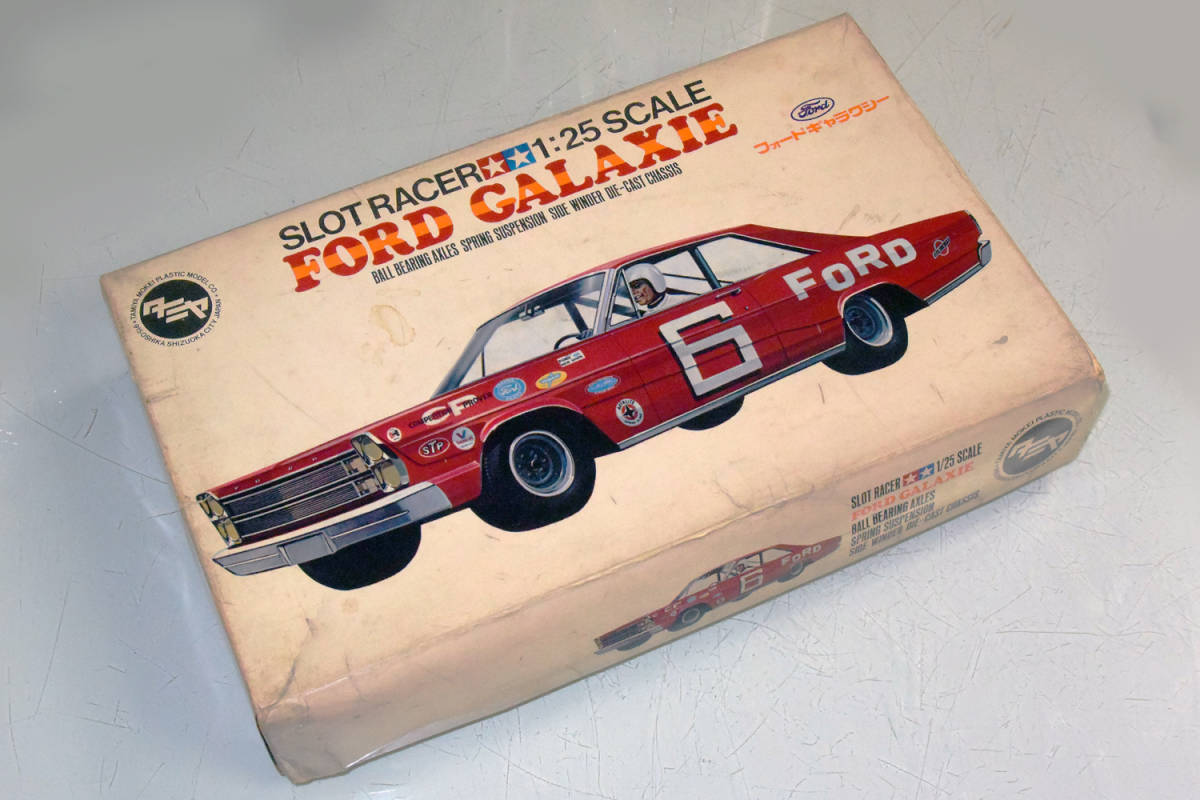 タミヤ1/24 スロットカーシャーシ ストックカー用D型ロングとパーツいろいろ、及びケールヤーボロー ギャラクシーデカール他の落札情報詳細