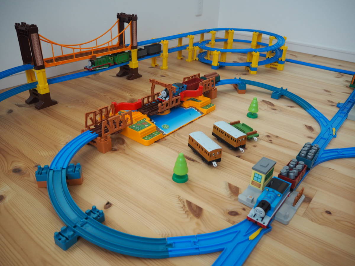 廃盤 プラレール トーマス どきどきマウンテン ぐるぐるブリッジ