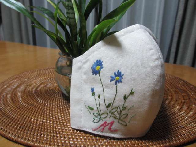 新品 ブルーデイジーとmの刺繍立体マスク型 の落札情報詳細 ヤフオク落札価格情報 オークフリー スマートフォン版