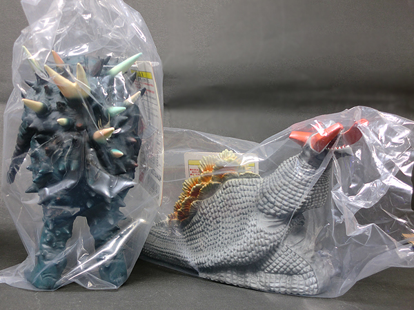 新品】PB限定☆ウルトラ大怪獣シリーズ5000 ビーコン/ギラドラス 2種