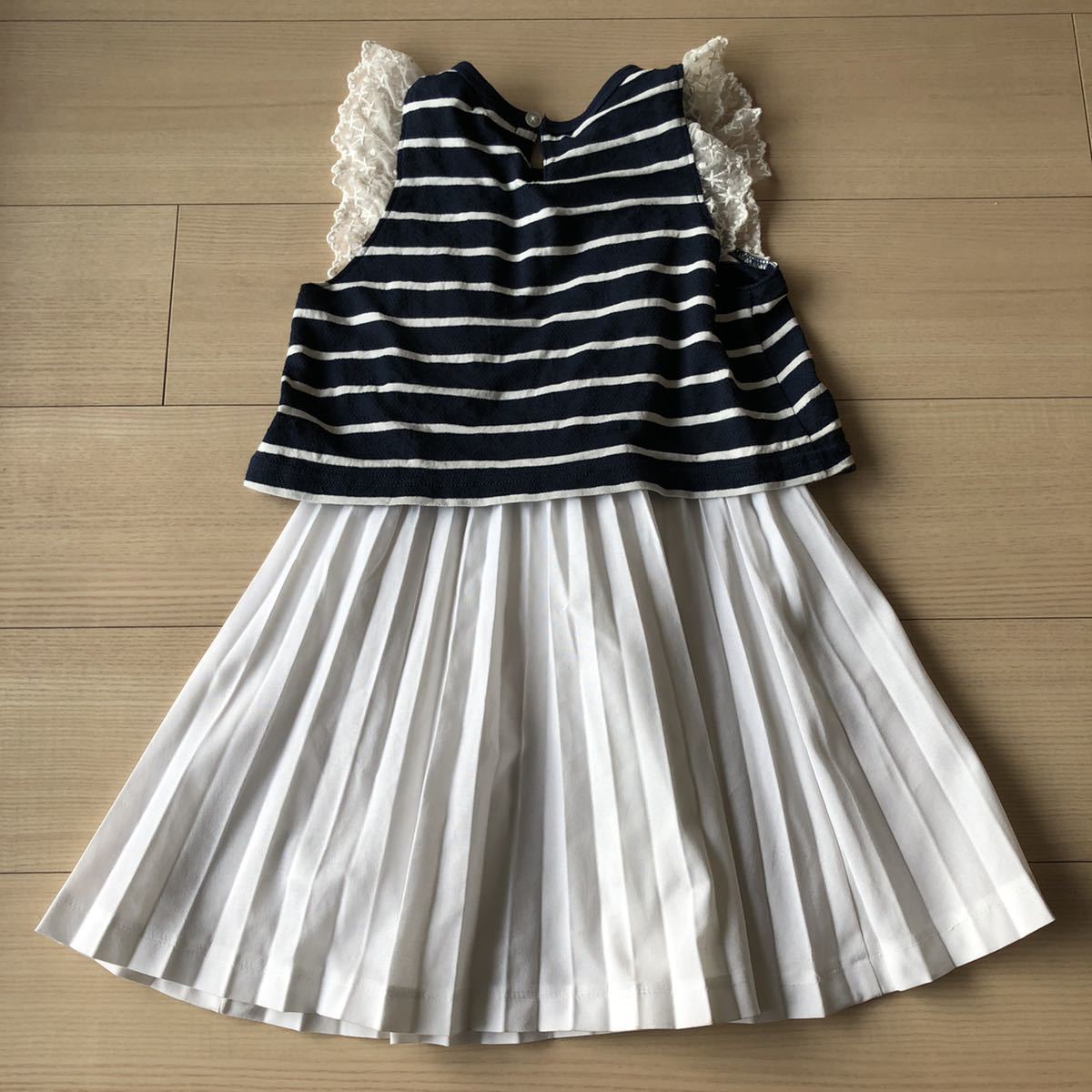 Branshes ブランシェス ボーダートップスプリーツスカート裏地付きノースリーブワンピース 1サイズ 紺白 中古 夏服 の落札情報詳細 ヤフオク落札価格情報 オークフリー スマートフォン版