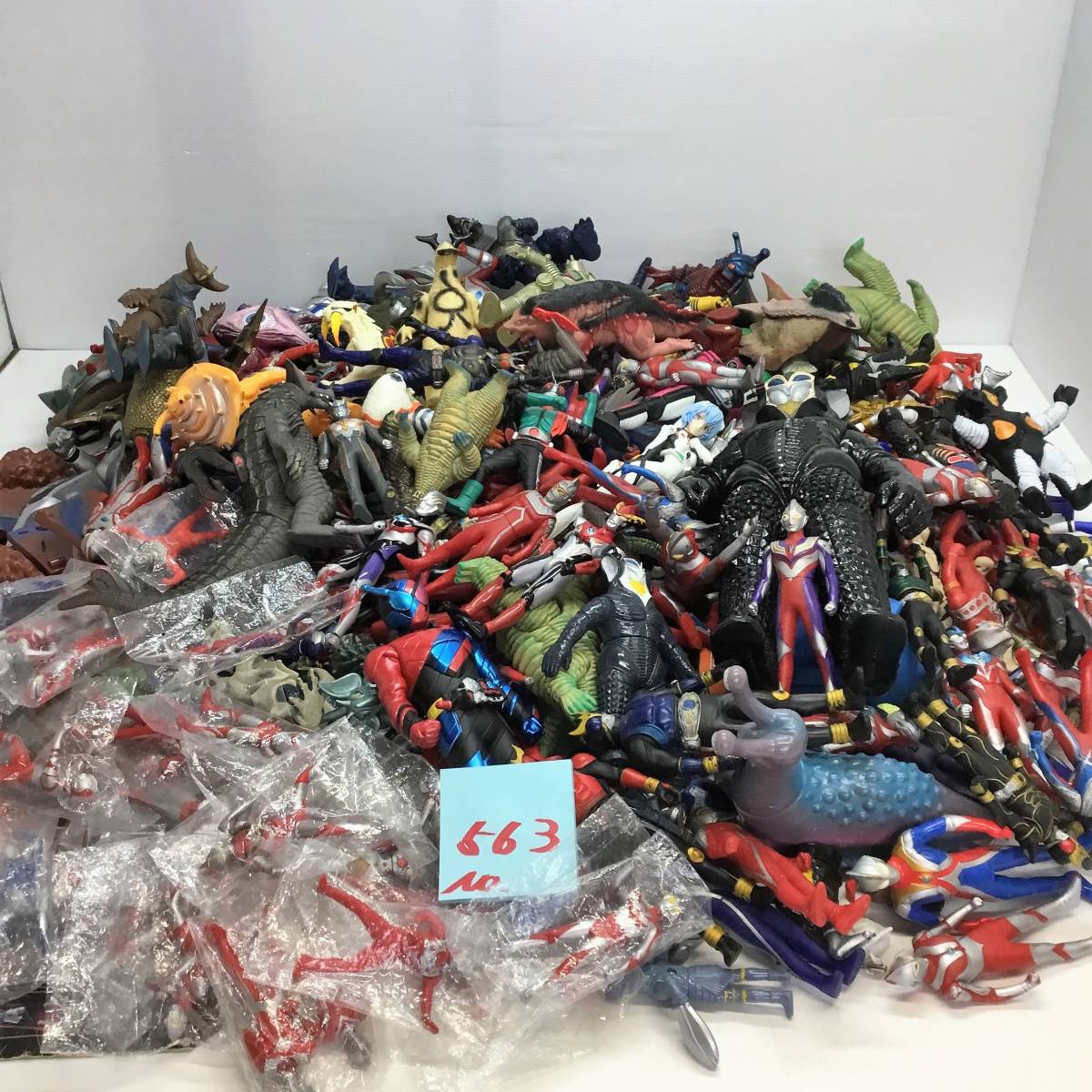 ウルトラマン 怪獣 仮面ライダー スーパー戦隊 ソフビ 人形 フィギュア