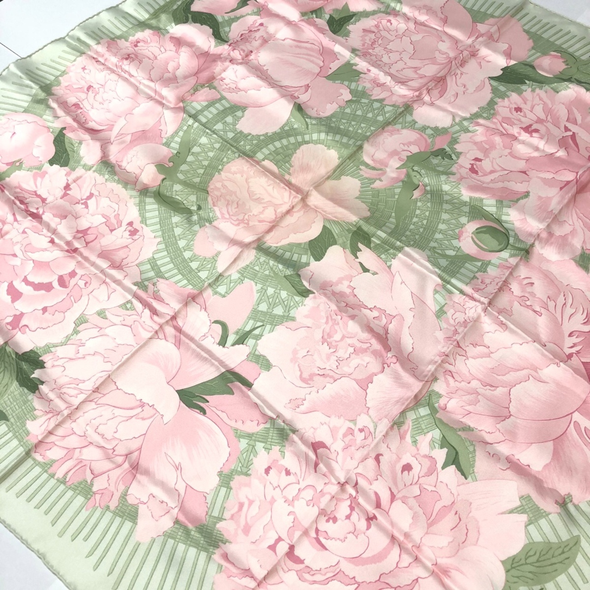 ◇HERMES エルメス◇スカーフ カレ90 Les Pivoines 芍薬 レ ...