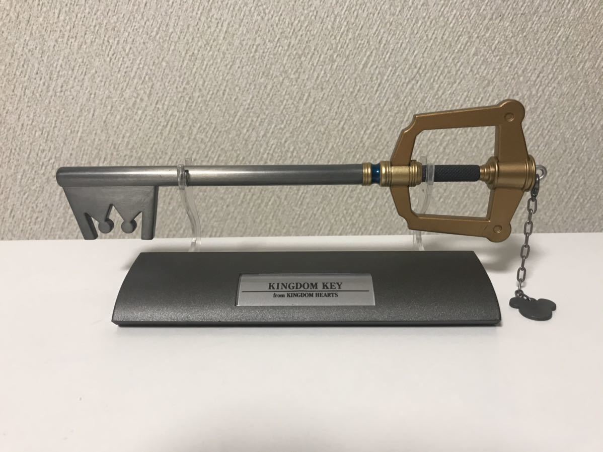【箱なし】キングダムハーツ MASTER ARMS キーブレード 台座付き 開封済み・箱無し】キングダムハーツ マスターアームズ キーブレード