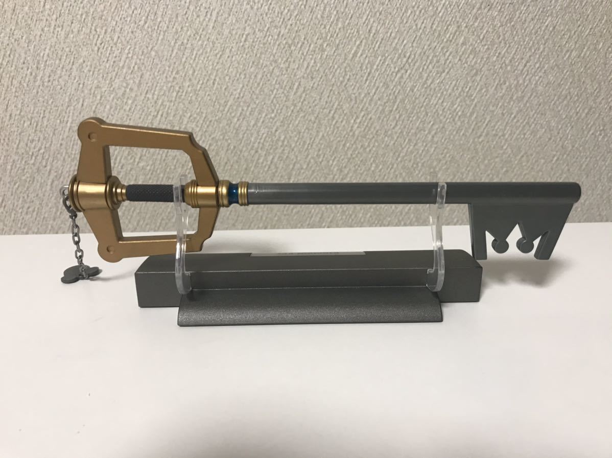 【箱なし】キングダムハーツ MASTER ARMS キーブレード 台座付き 開封済み・箱無し】キングダムハーツ マスターアームズ キーブレード